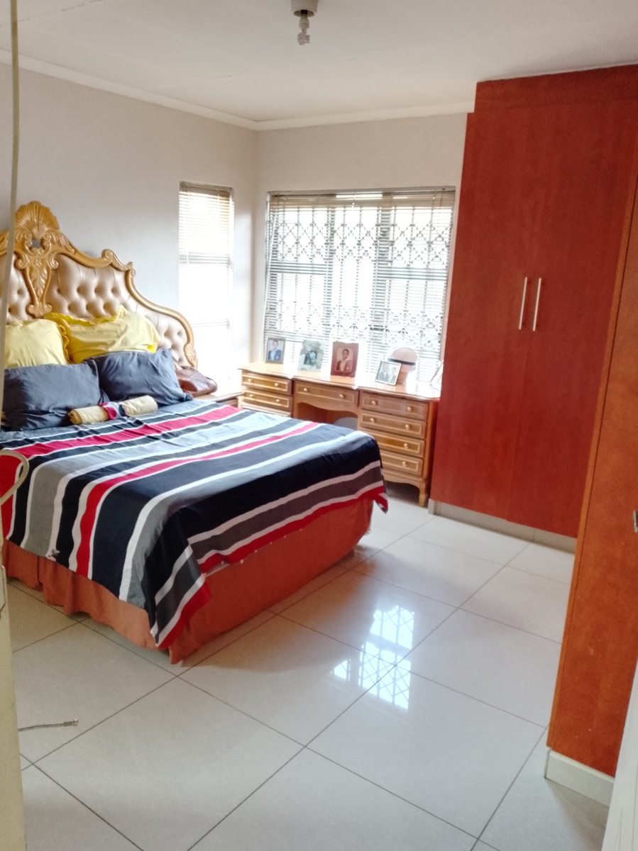 4 Bedroom Property for Sale in Chiawelo Ext 3 Gauteng