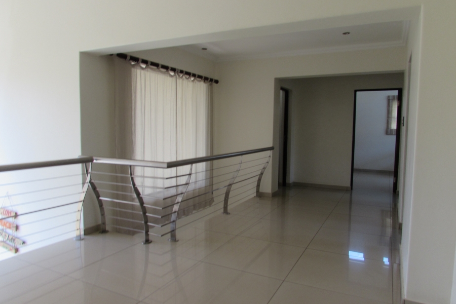 5 Bedroom Property for Sale in The Wilds Gauteng