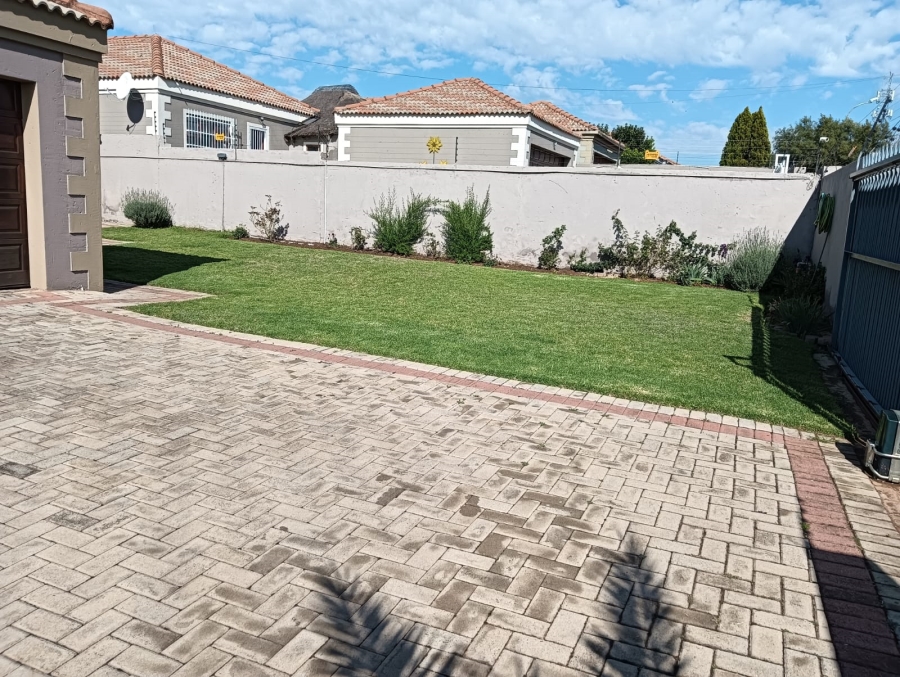 3 Bedroom Property for Sale in Greenhills Gauteng