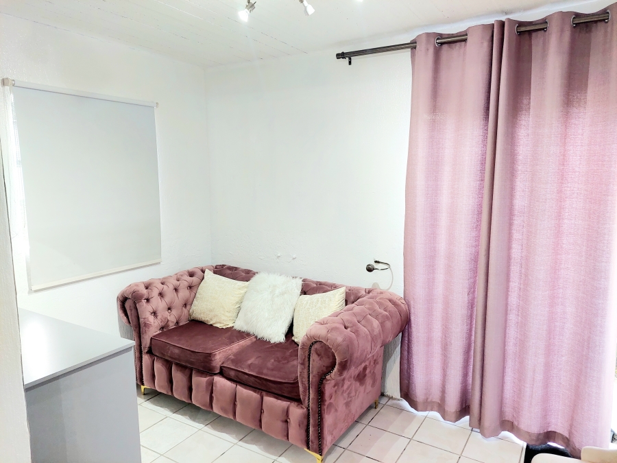 Room for rent in Jukskei Park Gauteng. Listed by PropertyCentral
