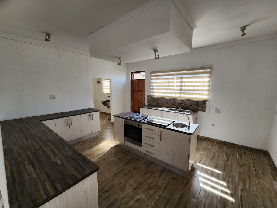 To Let 3 Bedroom Property for Rent in Buccleuch Gauteng