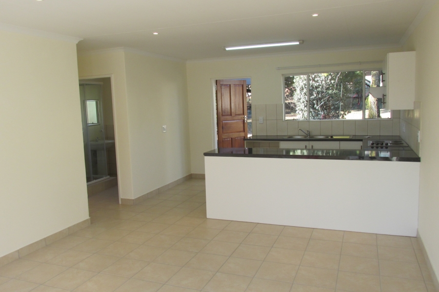 To Let 2 Bedroom Property for Rent in Buccleuch Gauteng