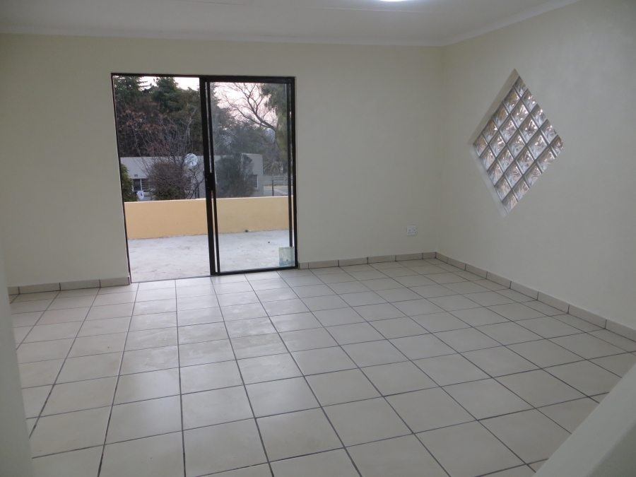 To Let 1 Bedroom Property for Rent in Buccleuch Gauteng