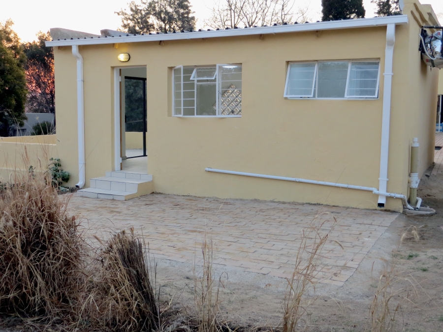 To Let 1 Bedroom Property for Rent in Buccleuch Gauteng