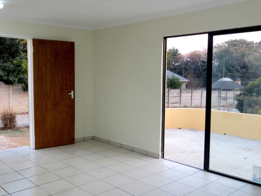 To Let 1 Bedroom Property for Rent in Buccleuch Gauteng