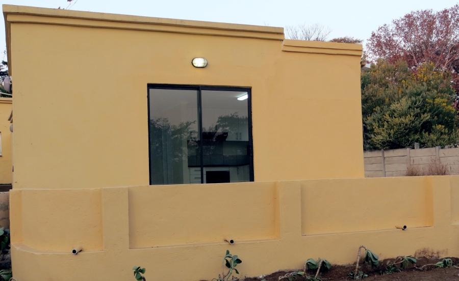 To Let 1 Bedroom Property for Rent in Buccleuch Gauteng