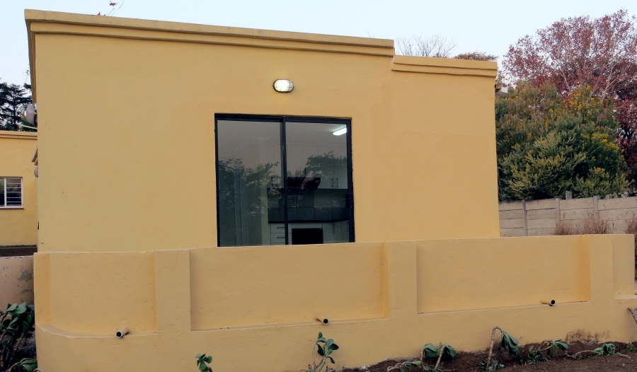 To Let 1 Bedroom Property for Rent in Buccleuch Gauteng