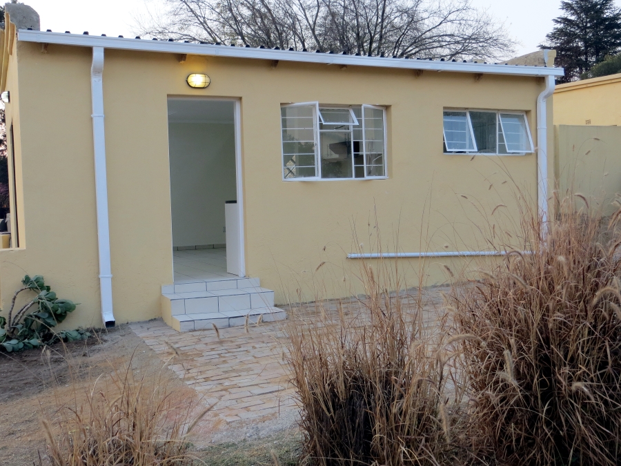 To Let 1 Bedroom Property for Rent in Buccleuch Gauteng