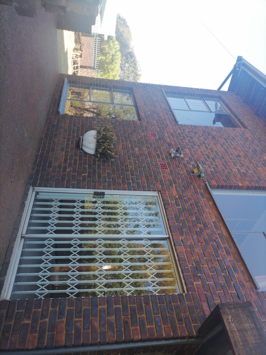 To Let 3 Bedroom Property for Rent in Mulbarton Gauteng