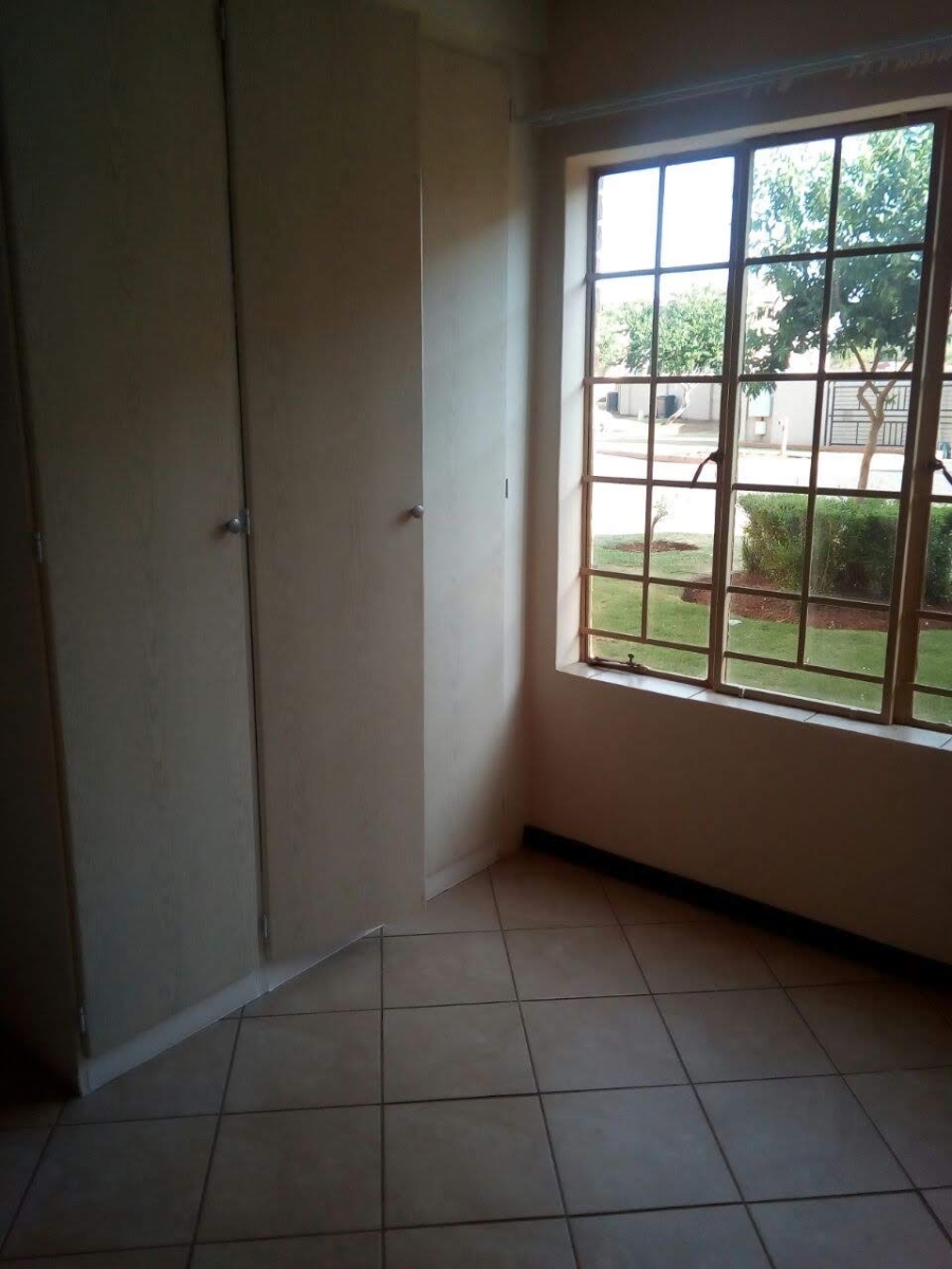To Let 2 Bedroom Property for Rent in Akasia Gauteng