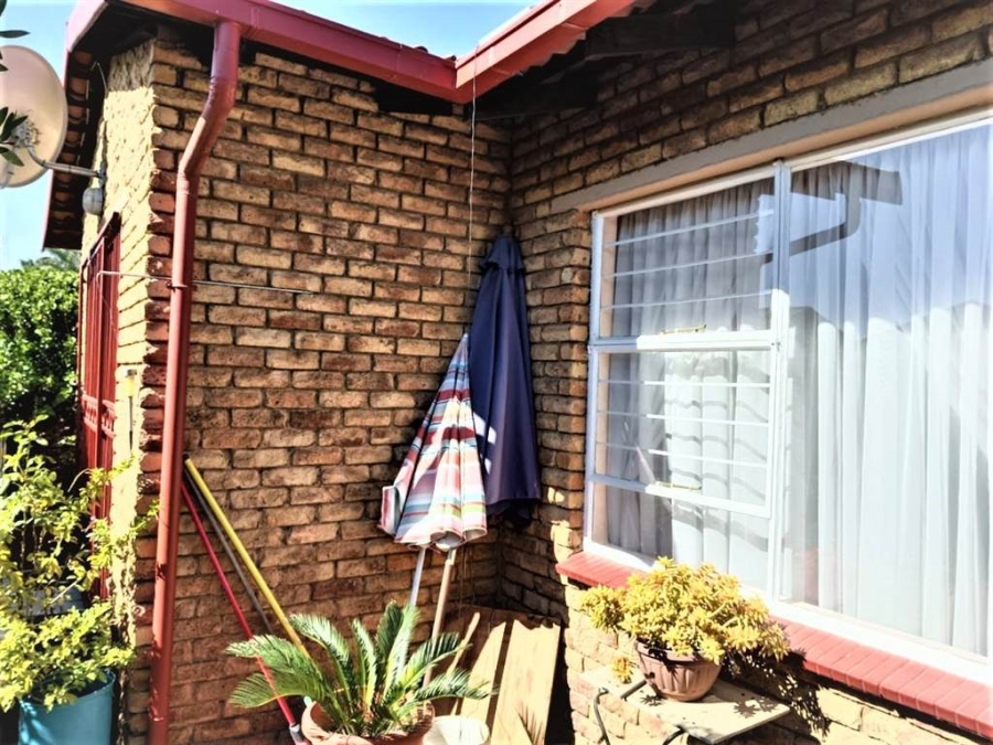 3 Bedroom Property for Sale in Edleen Gauteng