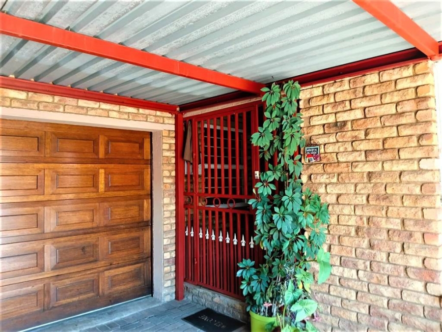 3 Bedroom Property for Sale in Edleen Gauteng