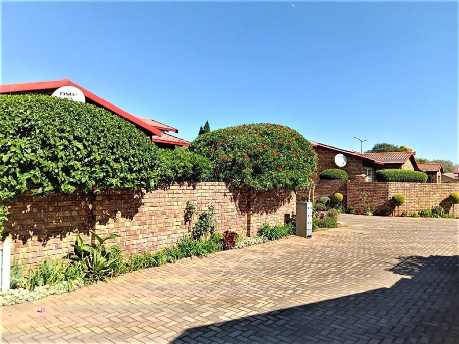 3 Bedroom Property for Sale in Edleen Gauteng