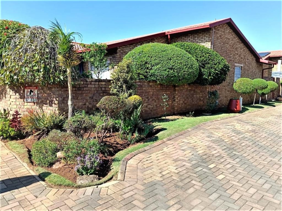 3 Bedroom Property for Sale in Edleen Gauteng