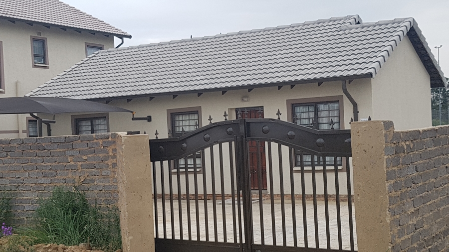 3 Bedroom Property for Sale in Cosmo City R 965 000. 04 Jun 2023