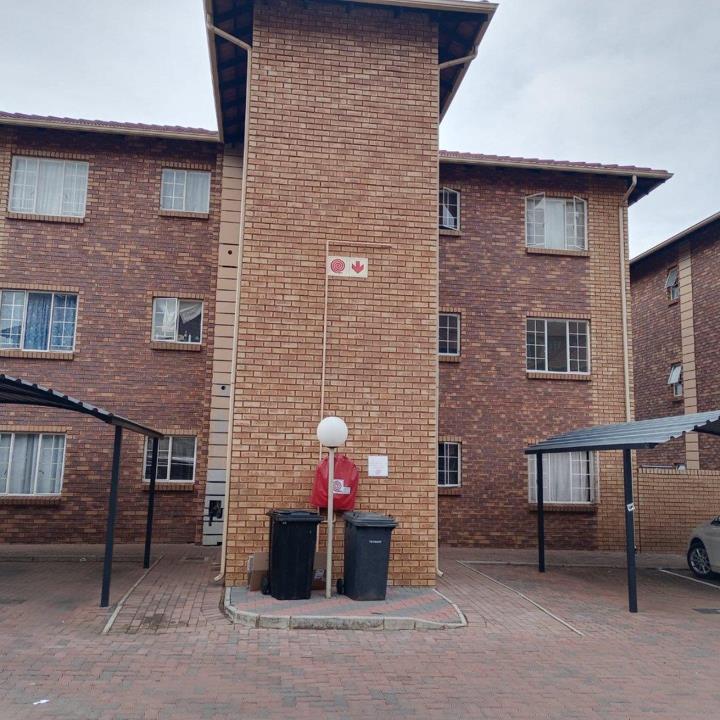 2 Bedroom Property for Sale in Karenpark Gauteng