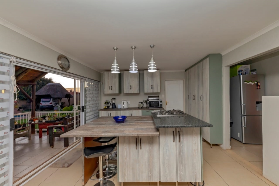 7 Bedroom Property for Sale in Dan Pienaarville Gauteng