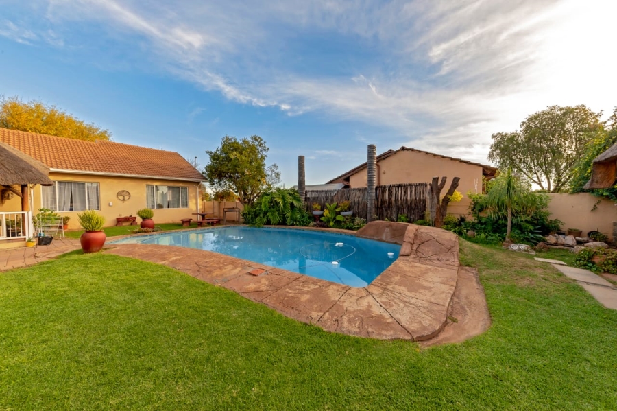 7 Bedroom Property for Sale in Dan Pienaarville Gauteng