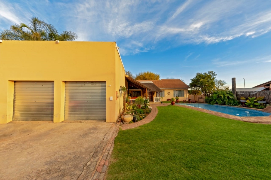 7 Bedroom Property for Sale in Dan Pienaarville Gauteng