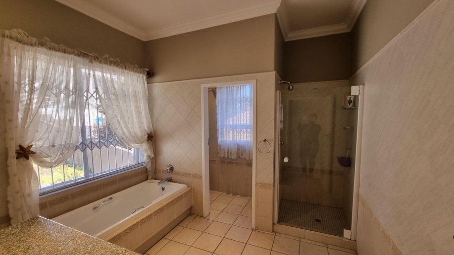 4 Bedroom Property for Sale in Magalieskruin Gauteng