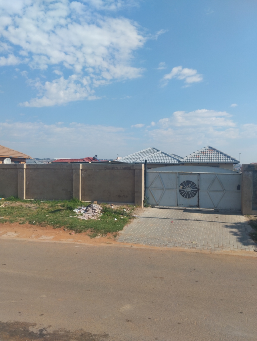 2 Bedroom Property for Sale in Birch Acres Gauteng