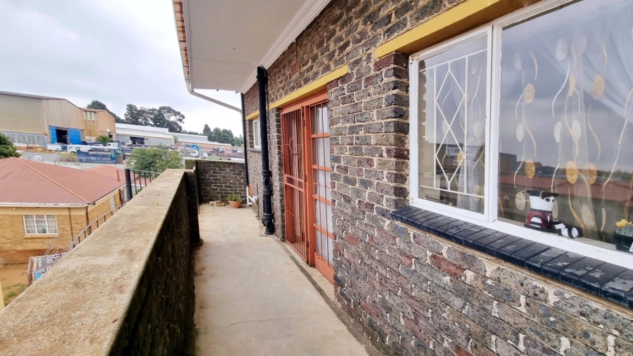 1 Bedroom Property for Sale in Kenmare Gauteng