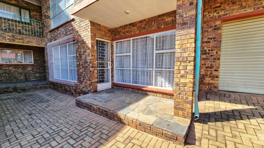 1 Bedroom Property for Sale in Lewisham Gauteng