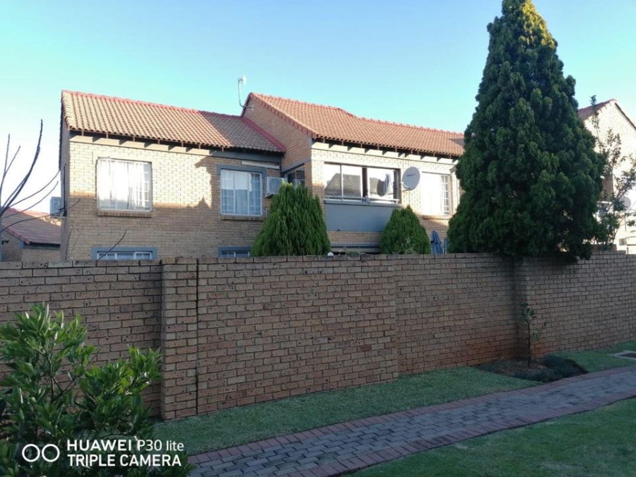 2 Bedroom Property for Sale in Equestria Gauteng