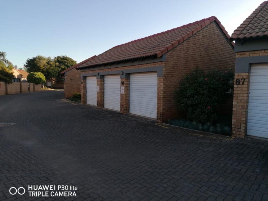 2 Bedroom Property for Sale in Equestria Gauteng