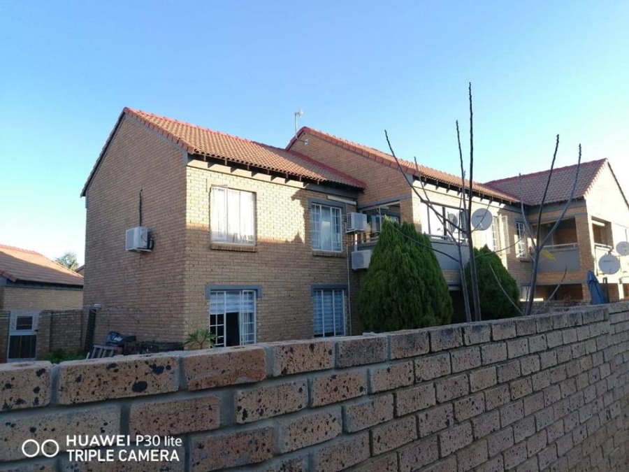 2 Bedroom Property for Sale in Equestria Gauteng