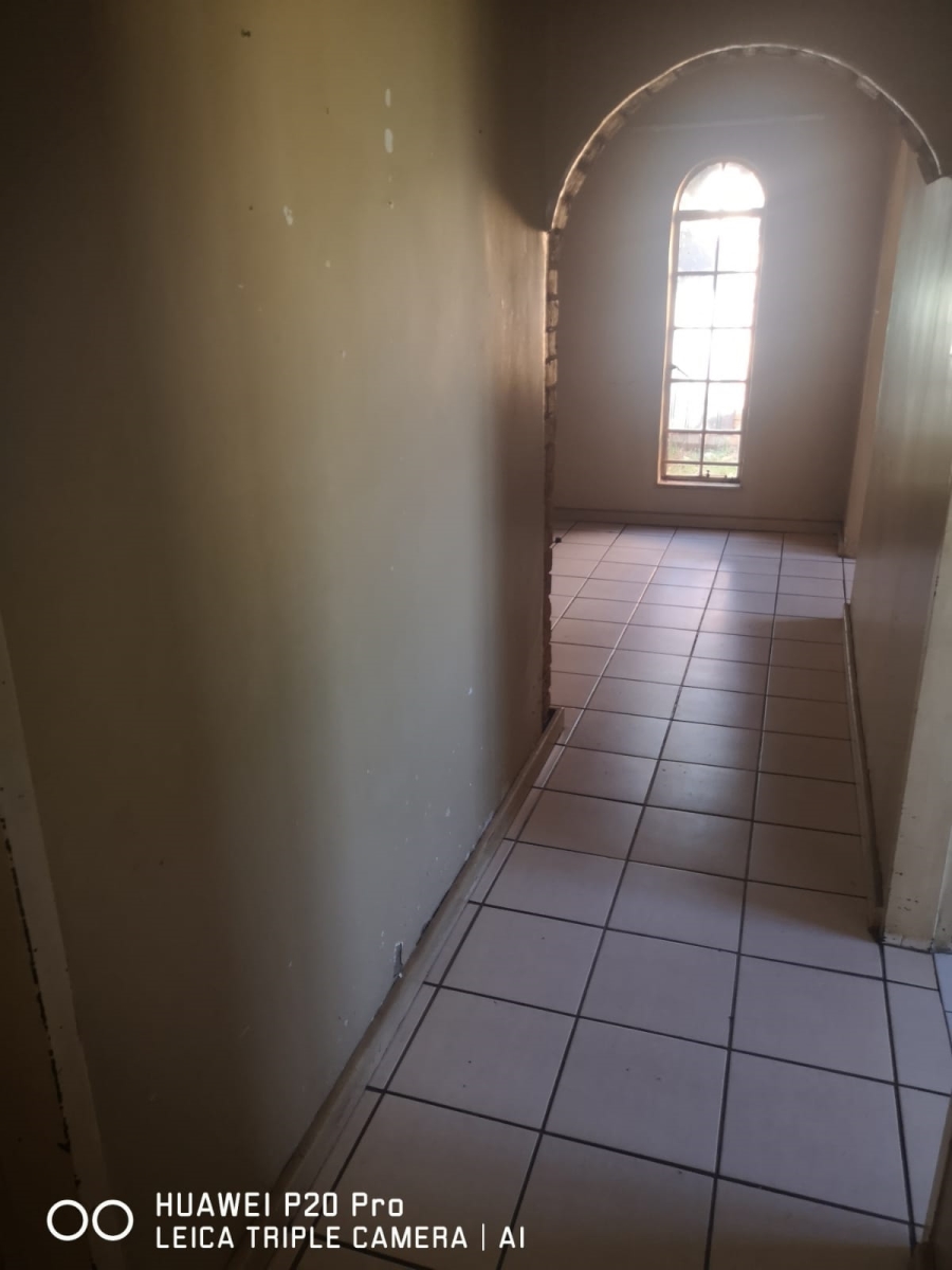 To Let 1 Bedroom Property for Rent in Dalpark Gauteng