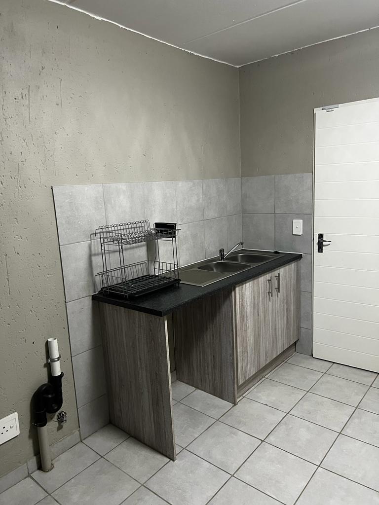 2 Bedroom Property for Sale in Wilgeheuwel Gauteng