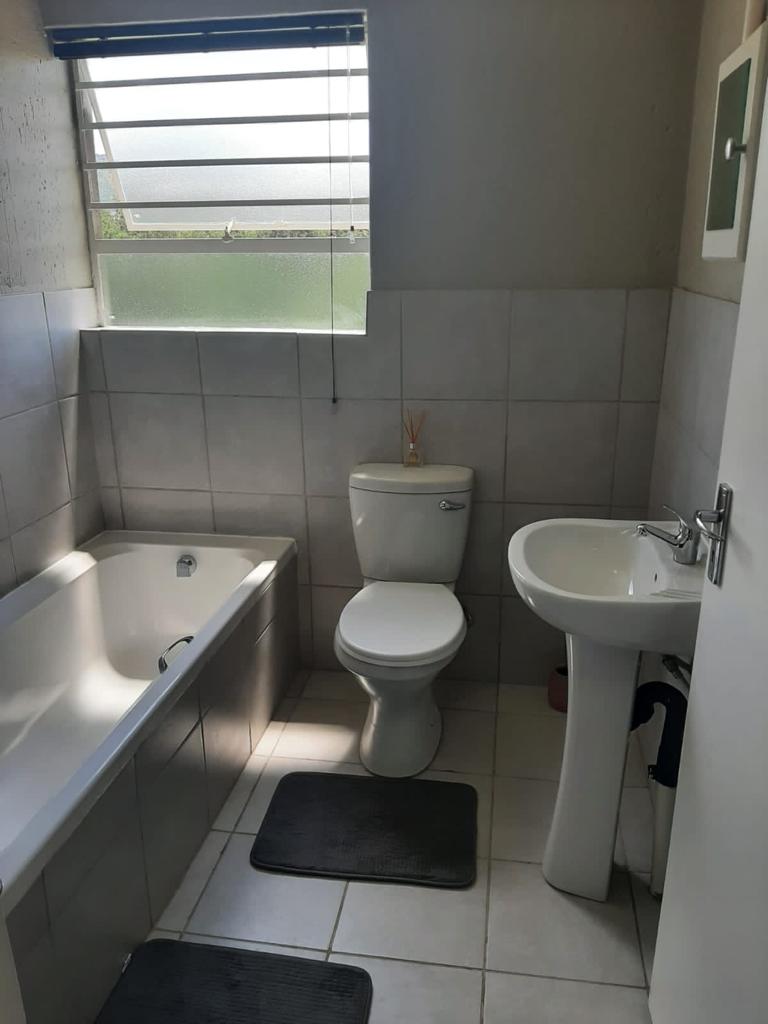 2 Bedroom Property for Sale in Wilgeheuwel Gauteng