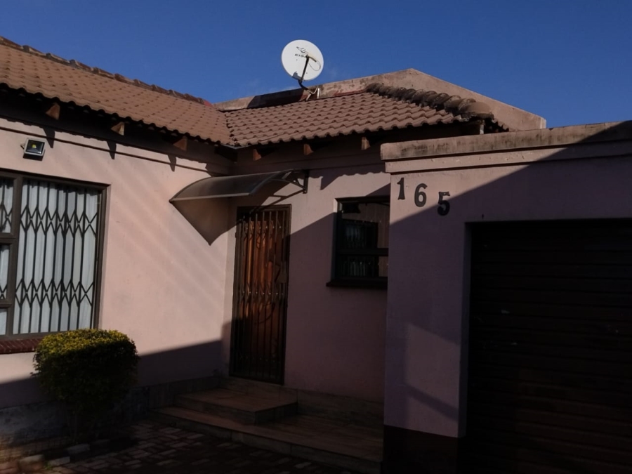 3 Bedroom Property for Sale in Toekomsrus Gauteng