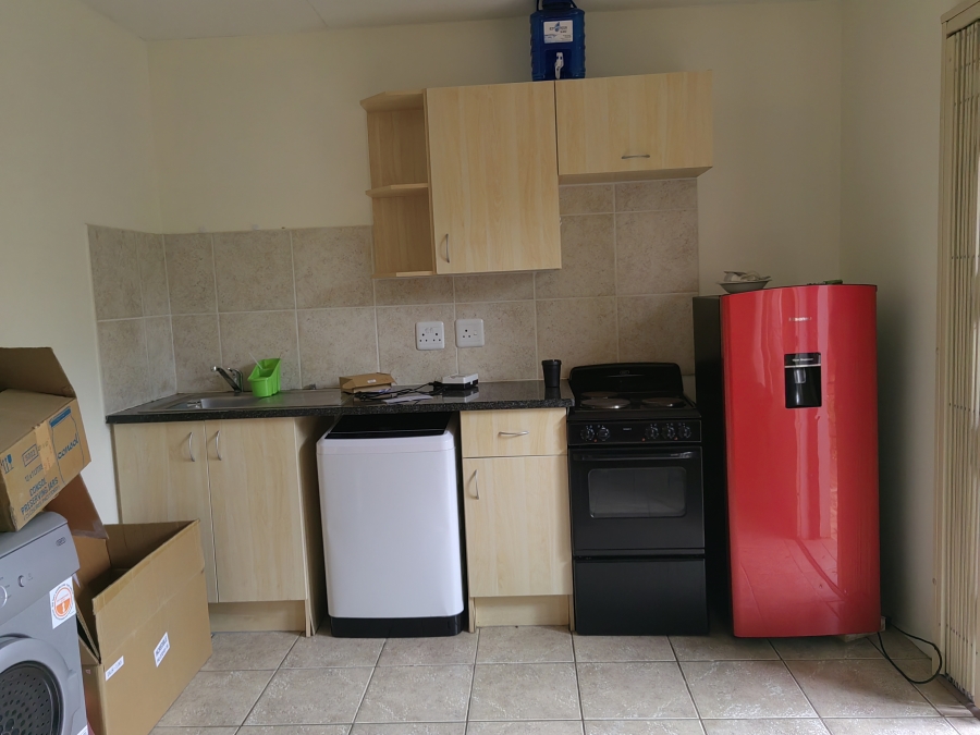 To Let 1 Bedroom Property for Rent in Montana Park Gauteng