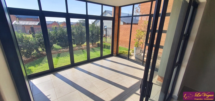 To Let 2 Bedroom Property for Rent in Six Fountains Residential Estate Gauteng