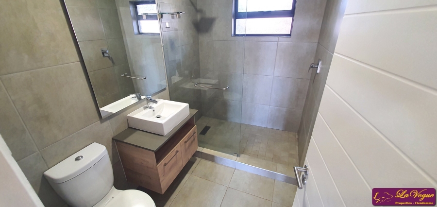 To Let 2 Bedroom Property for Rent in Six Fountains Residential Estate Gauteng