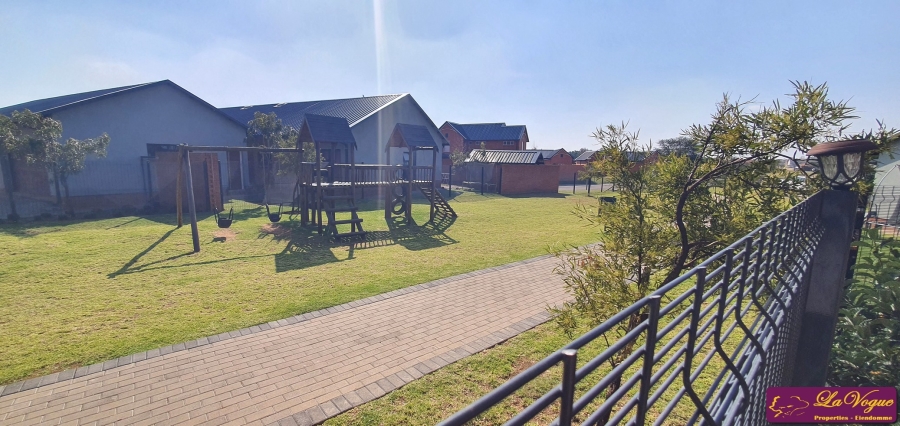 To Let 2 Bedroom Property for Rent in Six Fountains Residential Estate Gauteng