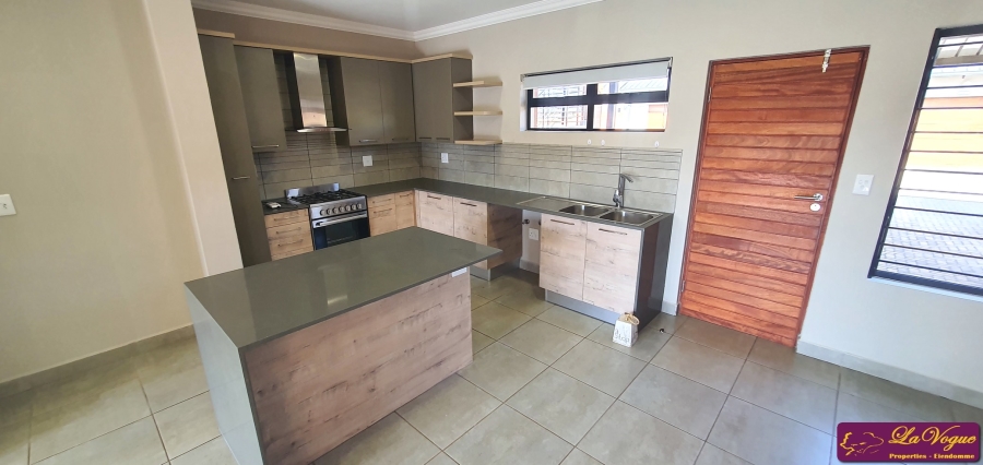 To Let 2 Bedroom Property for Rent in Six Fountains Residential Estate Gauteng