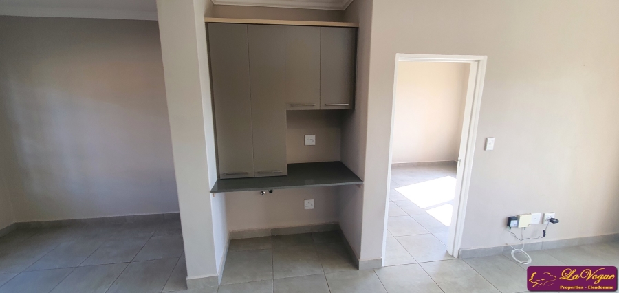 To Let 2 Bedroom Property for Rent in Six Fountains Residential Estate Gauteng