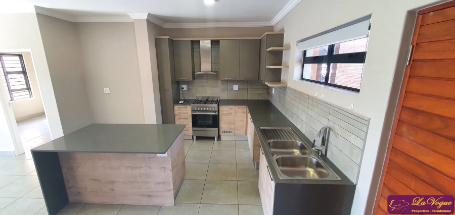 To Let 2 Bedroom Property for Rent in Six Fountains Residential Estate Gauteng