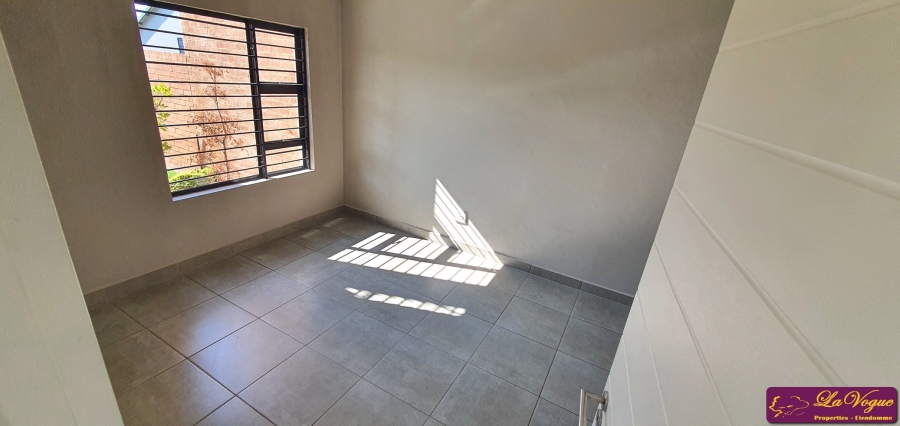 To Let 2 Bedroom Property for Rent in Six Fountains Residential Estate Gauteng