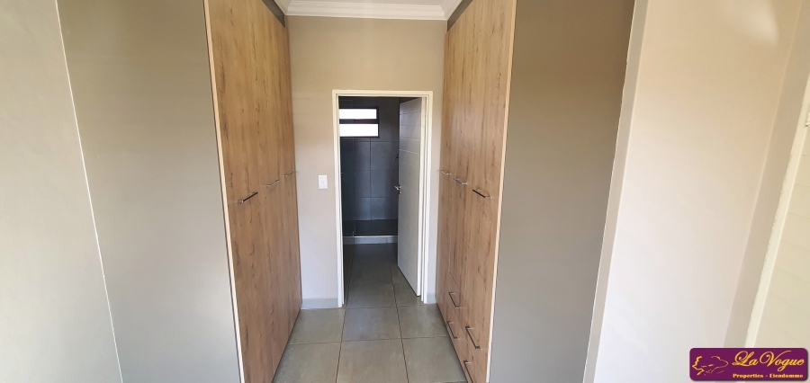 To Let 2 Bedroom Property for Rent in Six Fountains Residential Estate Gauteng