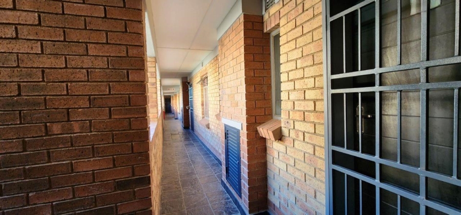 3 Bedroom Property for Sale in Heuweloord Gauteng