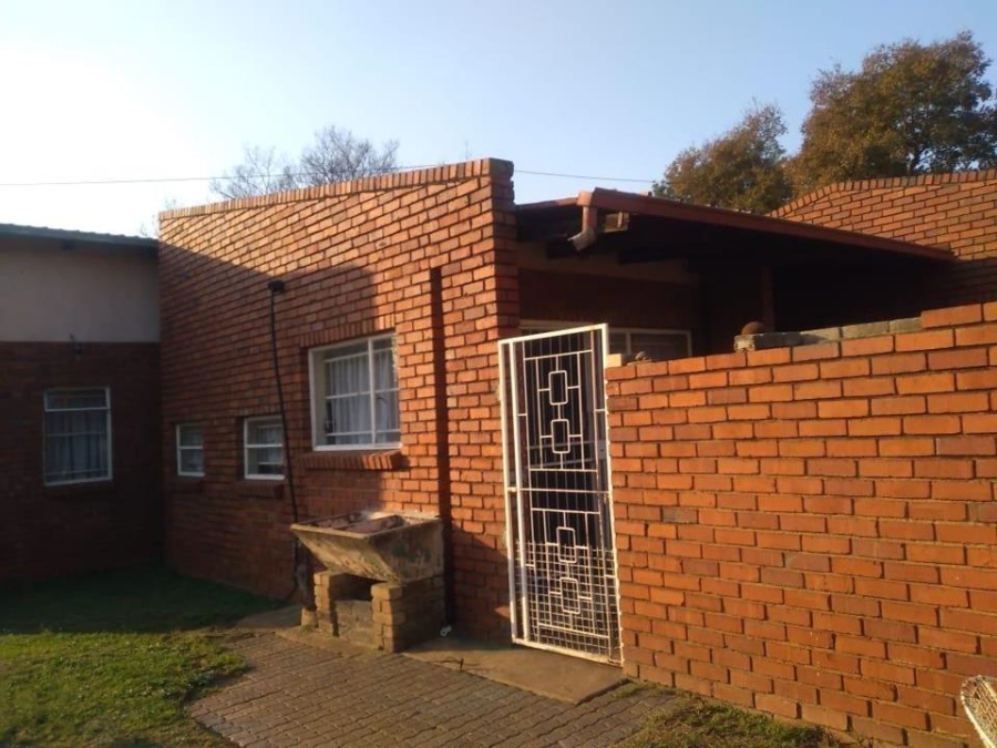 3 Bedroom Property for Sale in Clayville East Gauteng