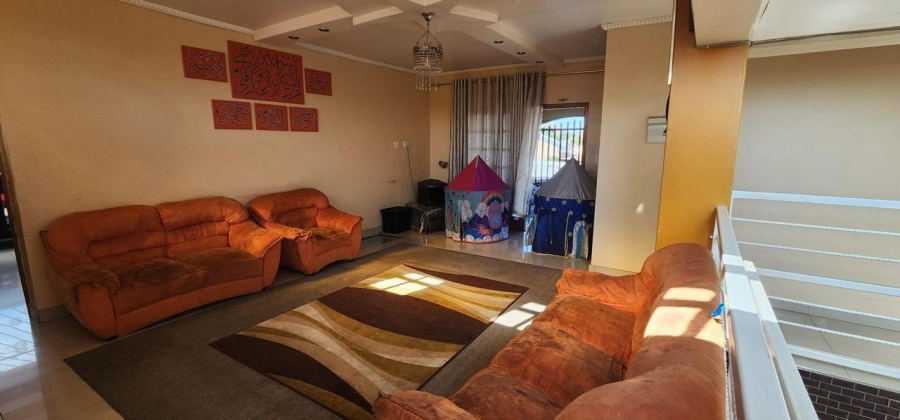 9 Bedroom Property for Sale in Laudium Gauteng