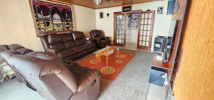 9 Bedroom Property for Sale in Laudium Gauteng