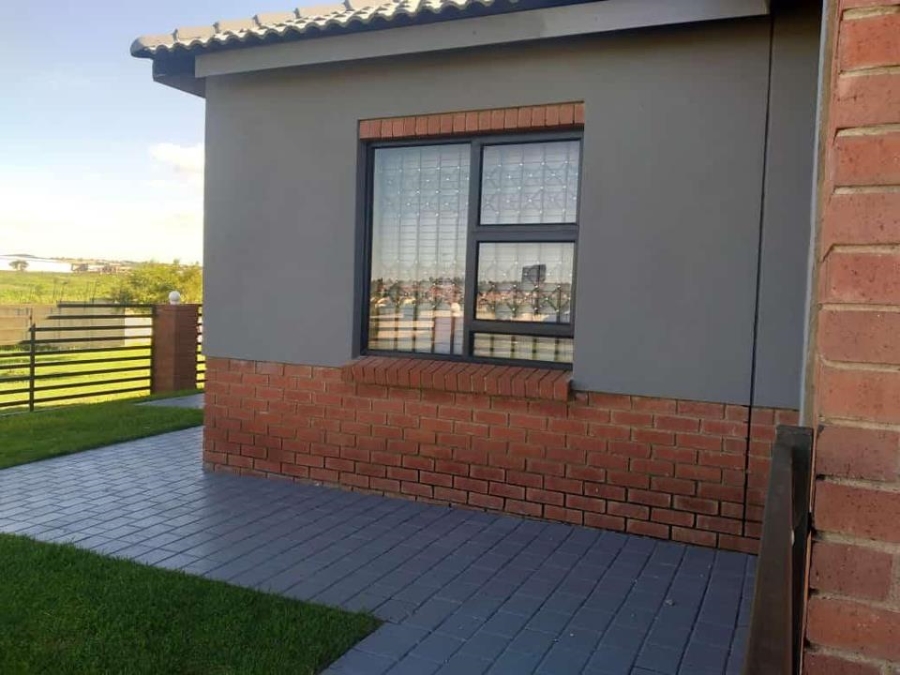 3 Bedroom Property for Sale in Clayville Gauteng