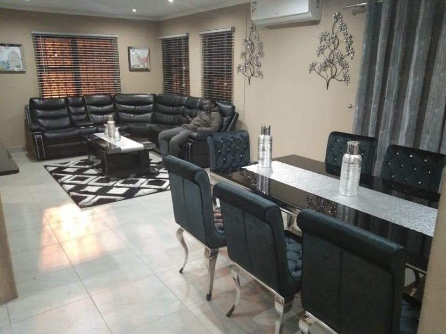 3 Bedroom Property for Sale in Clayville Gauteng