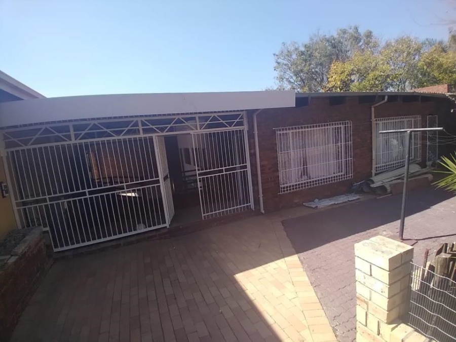 4 Bedroom Property for Sale in Birchleigh Gauteng